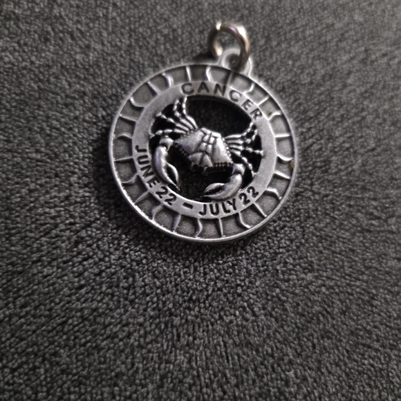 Cancer Zodiac Pendant - Picture 4 of 4